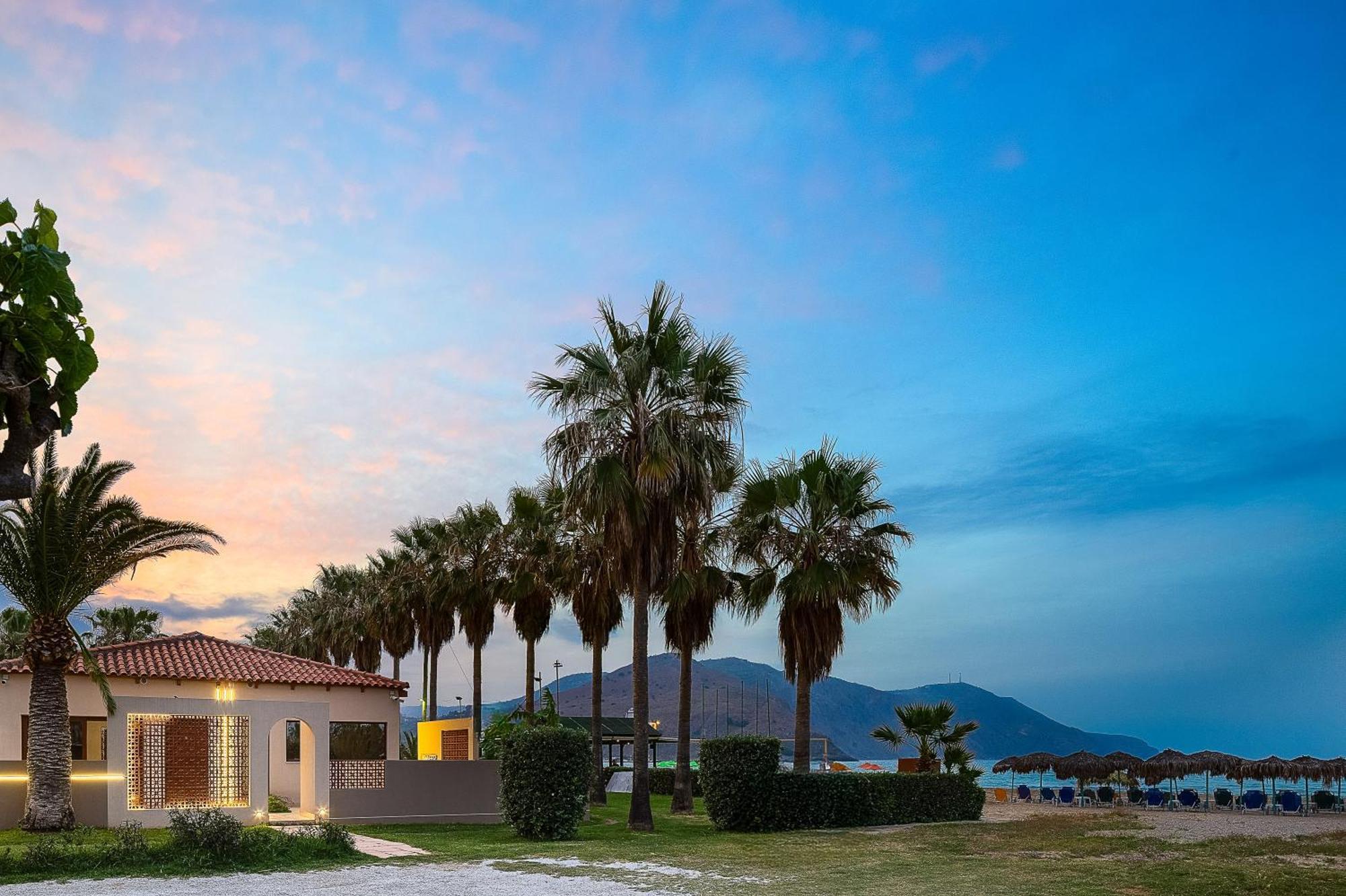 La Palma Beachfront Suites Georgioupoli Bagian luar foto
