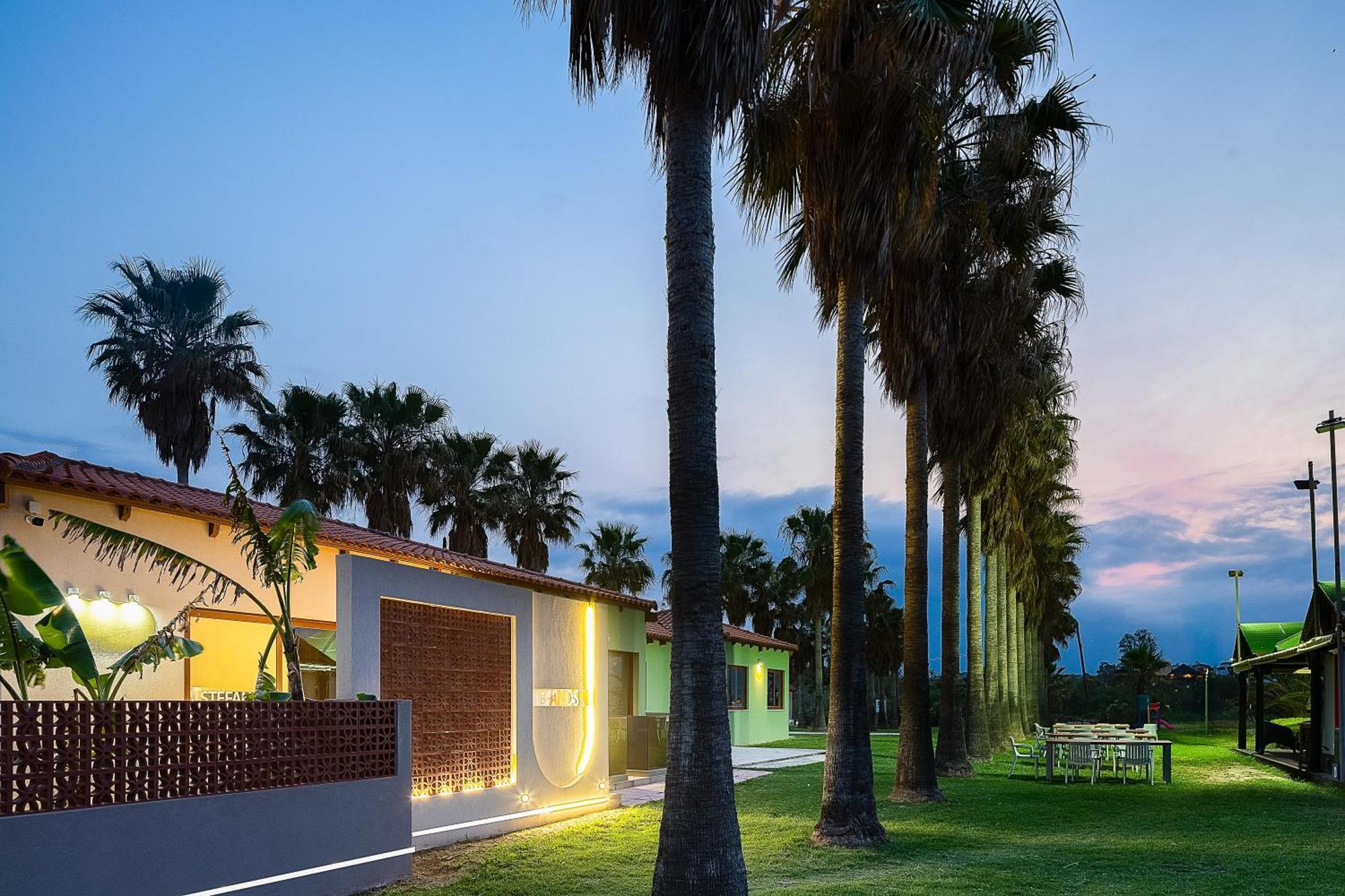 La Palma Beachfront Suites Georgioupoli Bagian luar foto