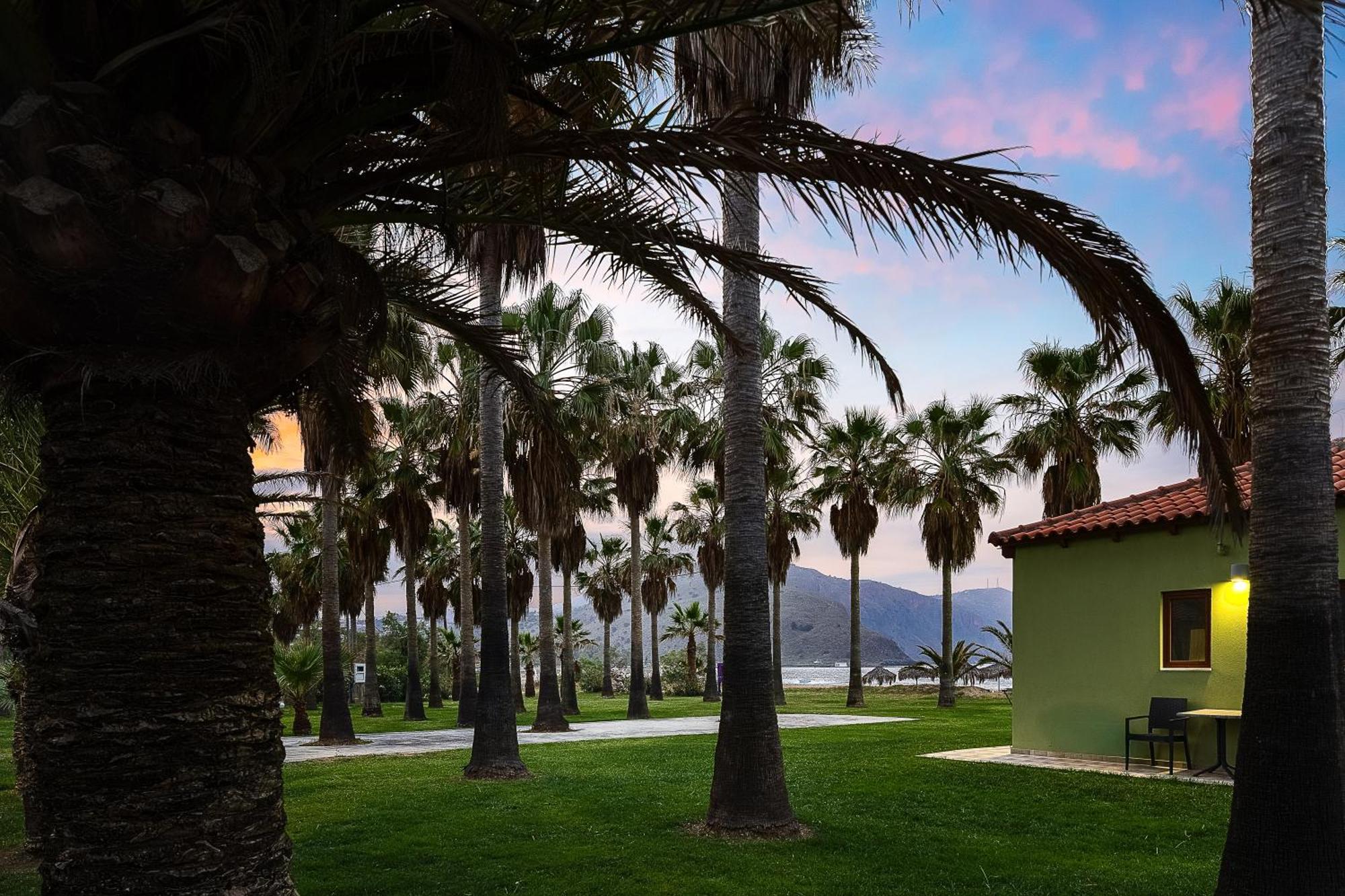 La Palma Beachfront Suites Georgioupoli Bagian luar foto