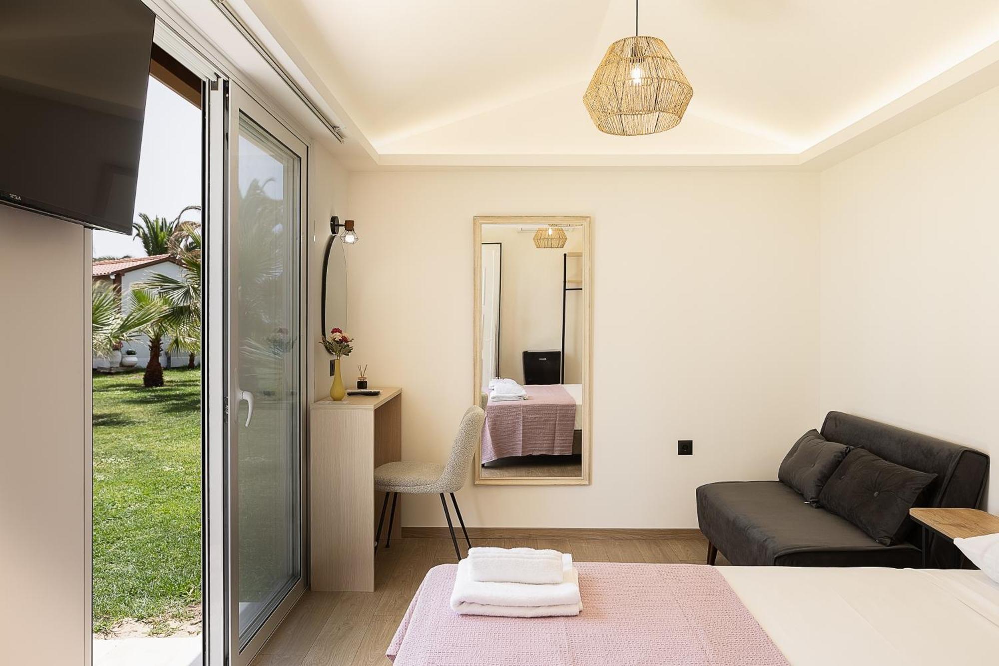 La Palma Beachfront Suites Georgioupoli Bagian luar foto
