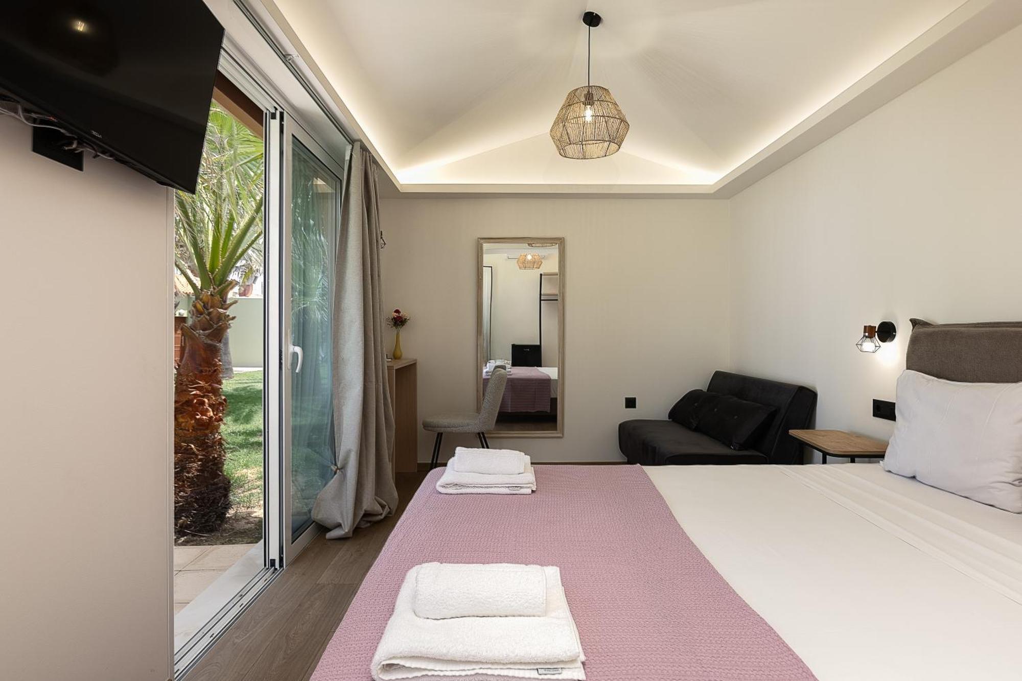 La Palma Beachfront Suites Georgioupoli Bagian luar foto