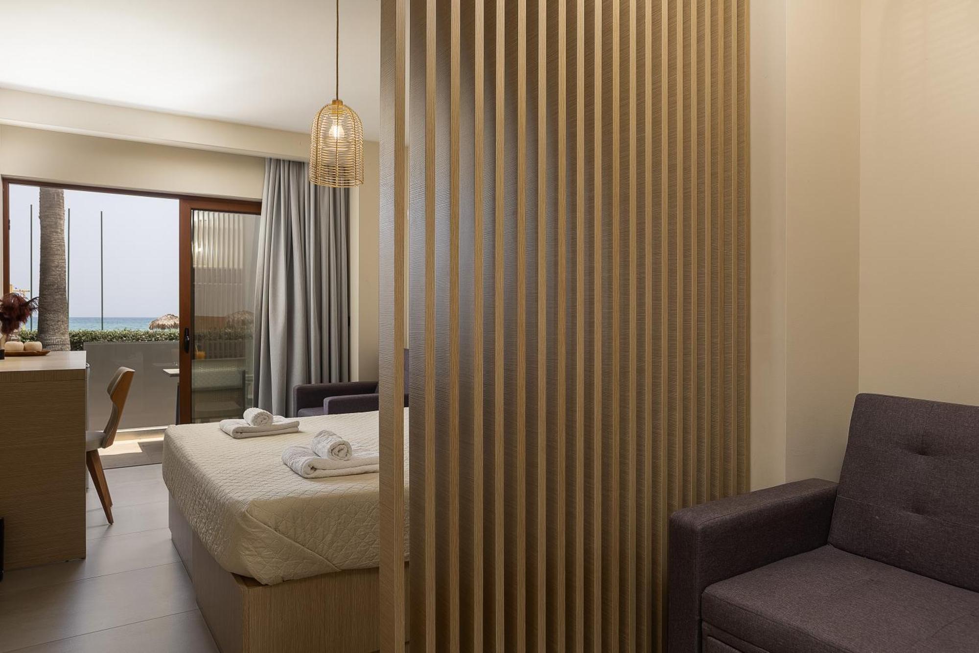 La Palma Beachfront Suites Georgioupoli Bagian luar foto