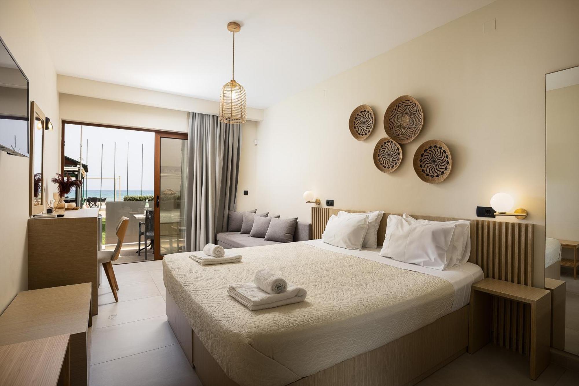 La Palma Beachfront Suites Georgioupoli Bagian luar foto