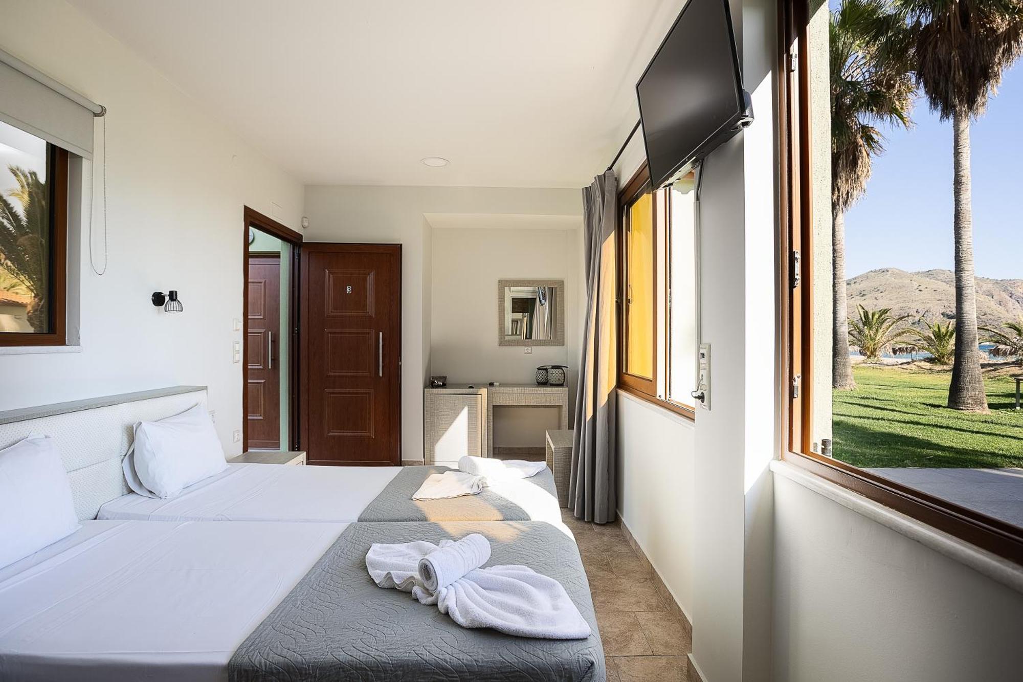 La Palma Beachfront Suites Georgioupoli Bagian luar foto