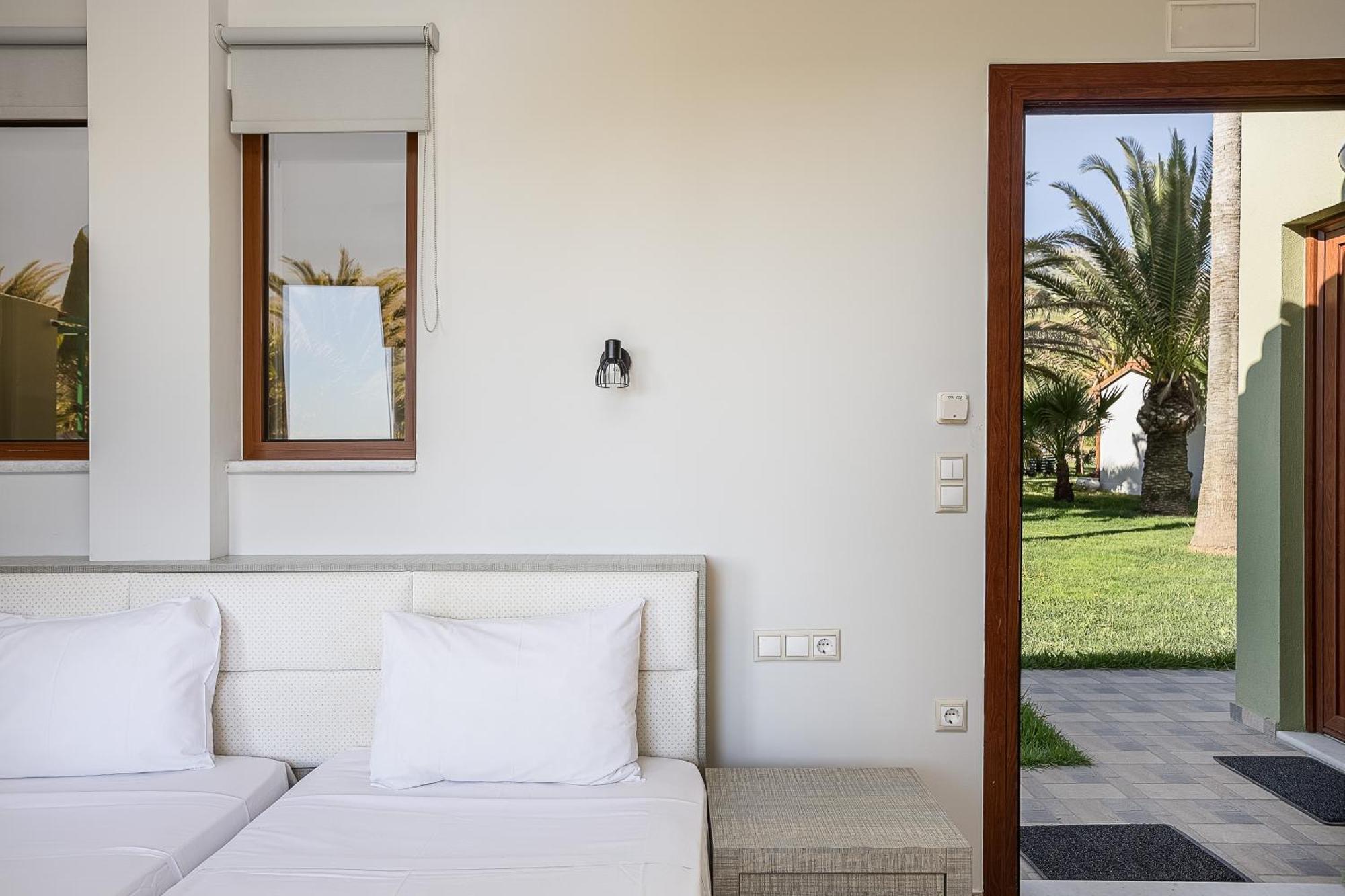 La Palma Beachfront Suites Georgioupoli Bagian luar foto