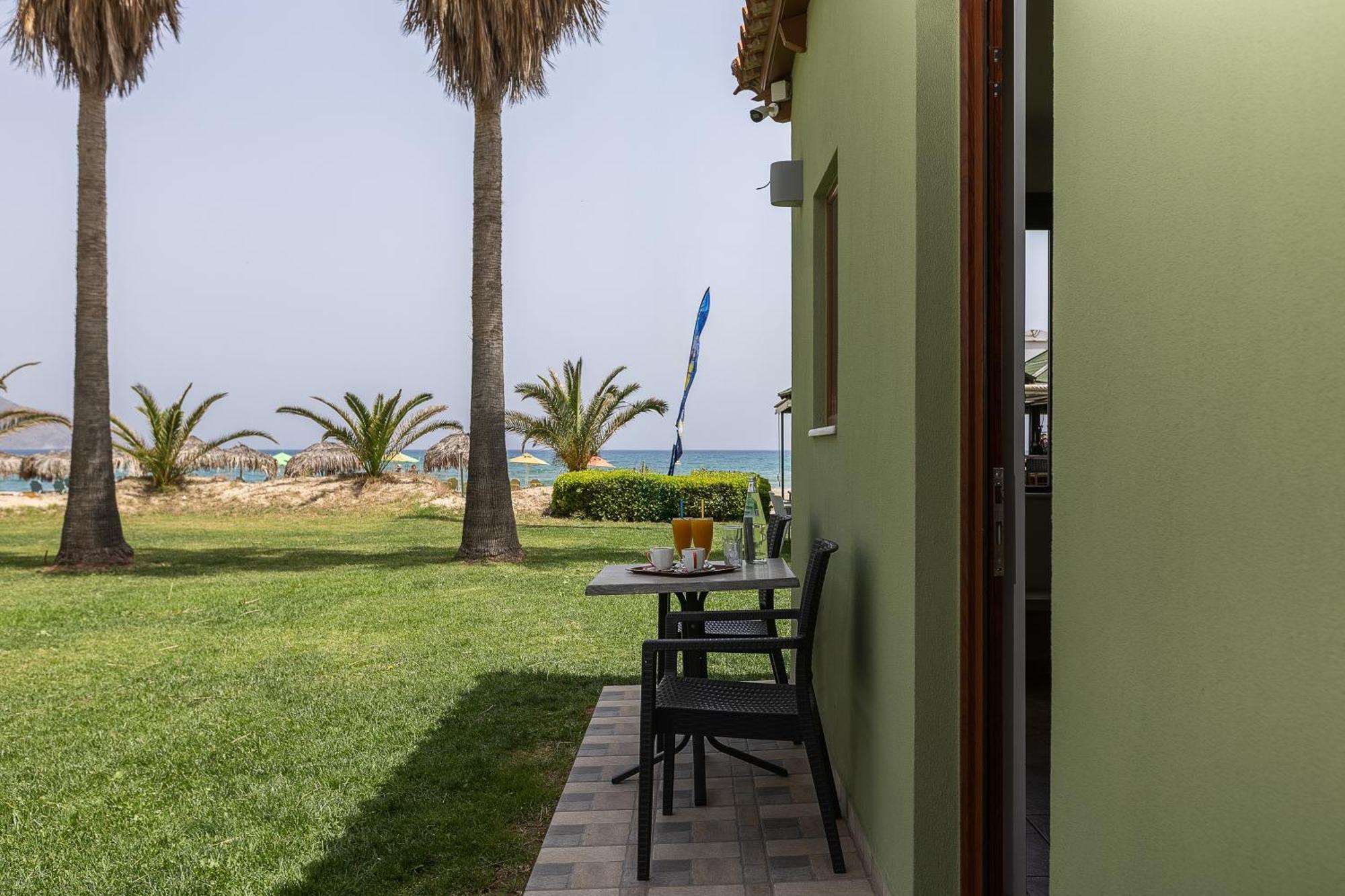 La Palma Beachfront Suites Georgioupoli Bagian luar foto