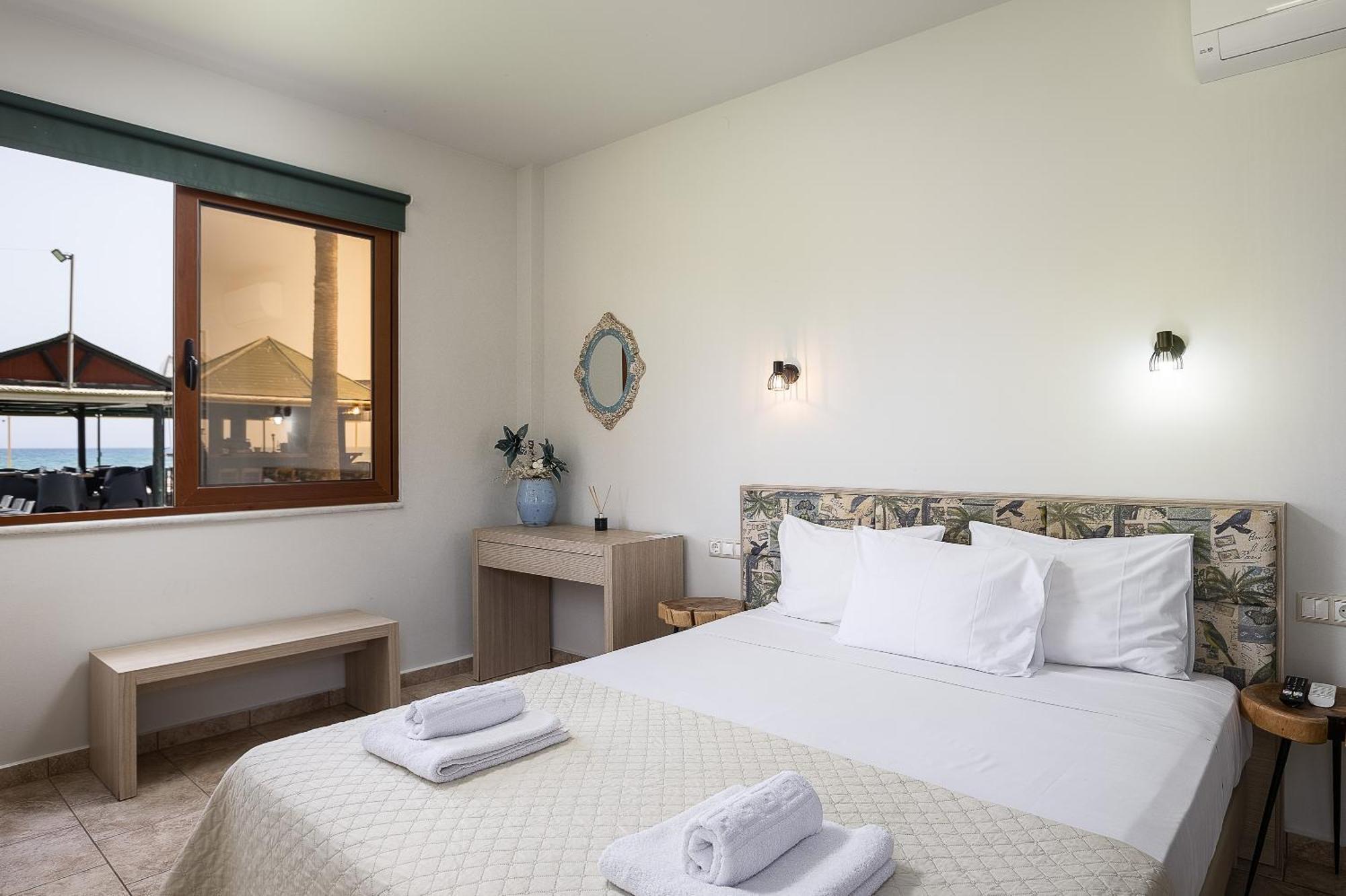 La Palma Beachfront Suites Georgioupoli Bagian luar foto
